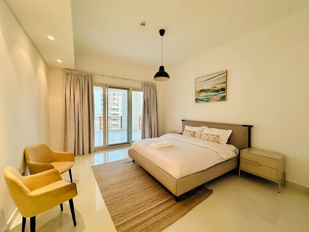 2BR Home with Waterfront views in Palm