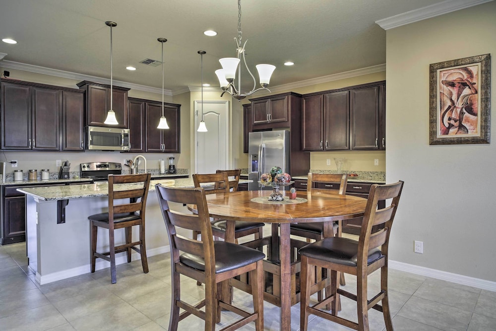 4 Mi to Dtwn: Home w/ Pool Access in Sanford