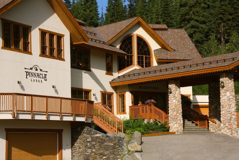 Sun Peaks Vacations - The Pinnacle Lodge - Property Image 9