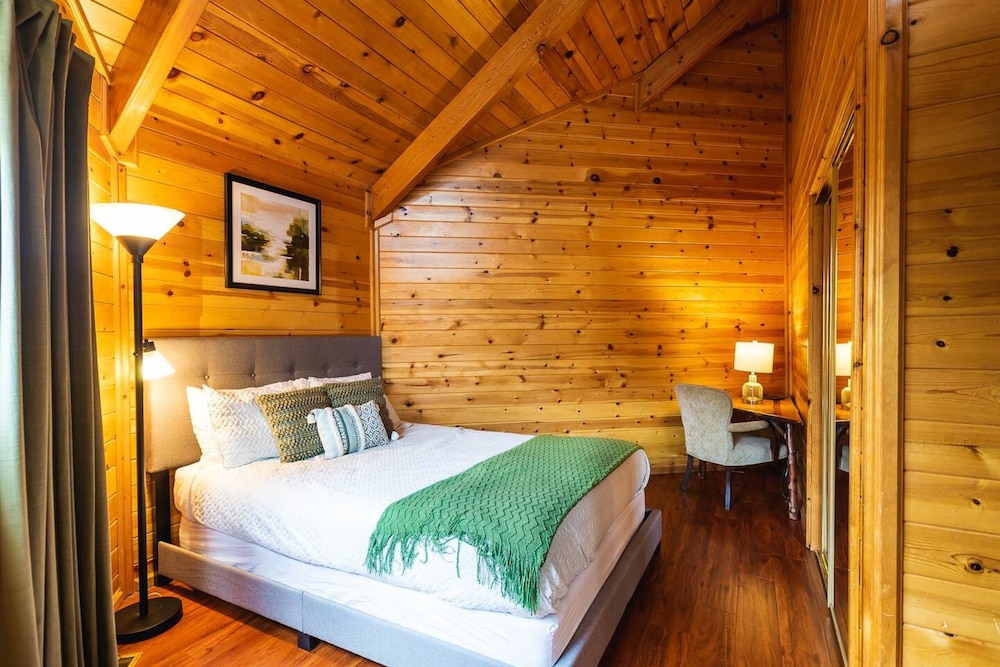 Discover Serenity Cozy Cabin With Mountain Views