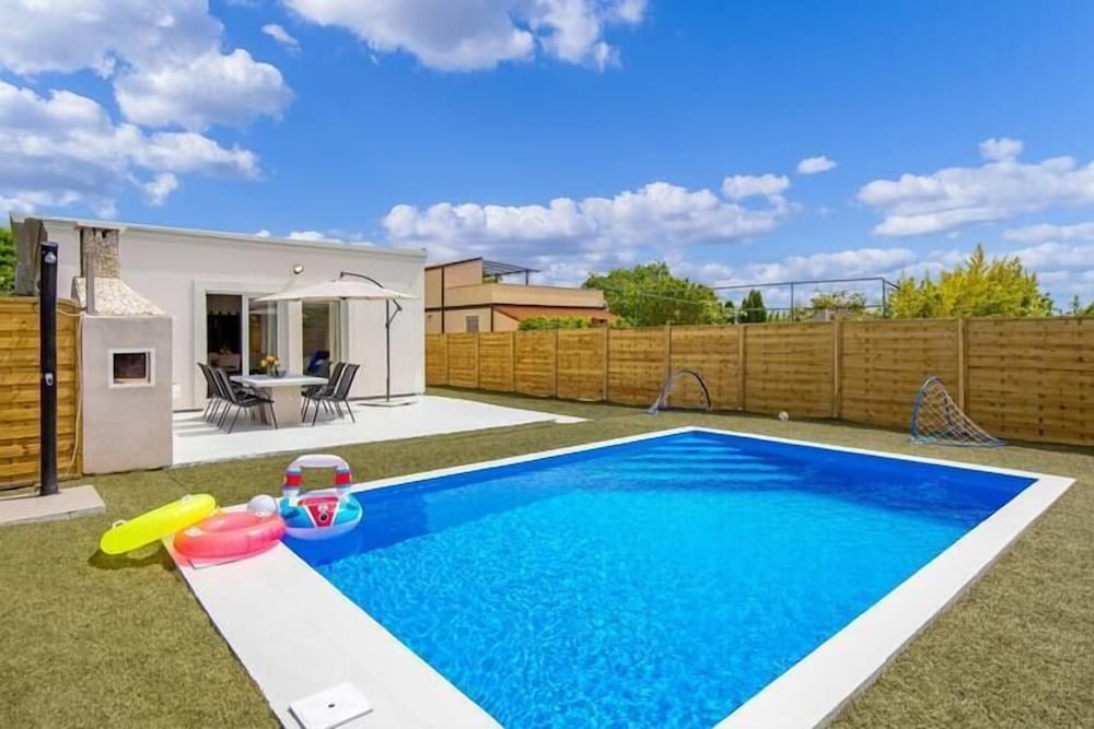 Villa Infinity