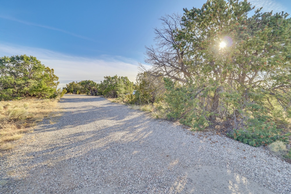 Santa Fe Geo Dome w/ Trail Access & Views