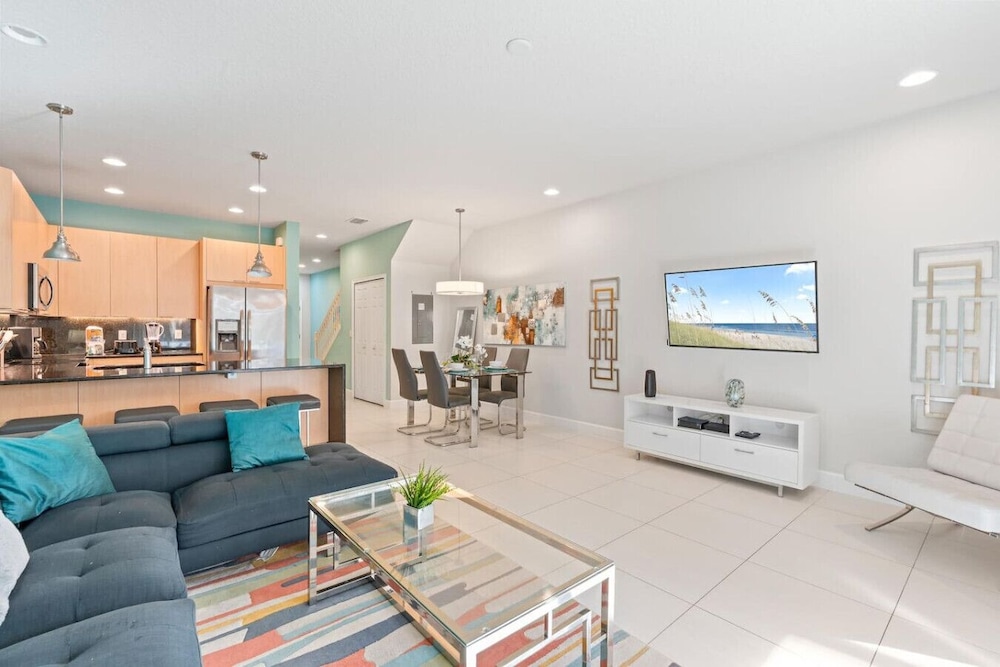 Amazing Family House w pvt Pool - 1605