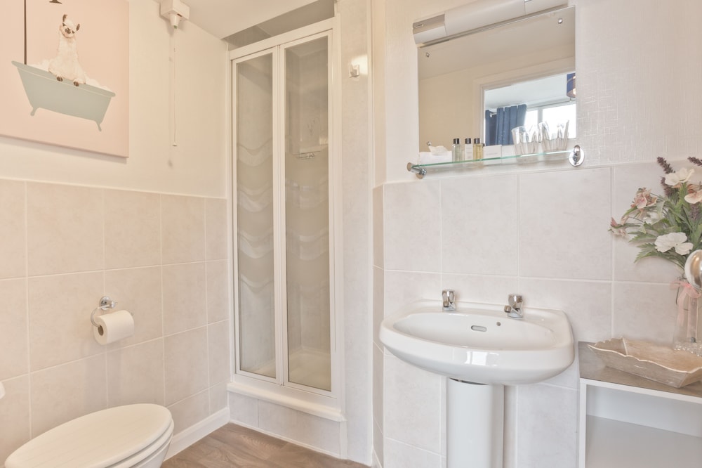 Broadlands Guest House