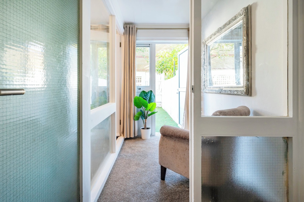 Beautiful 3bed house 7 min to Hyde Park