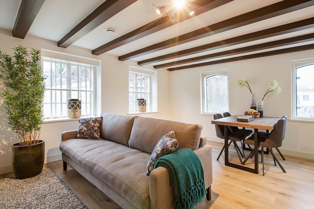Canal Garden Apartment 11