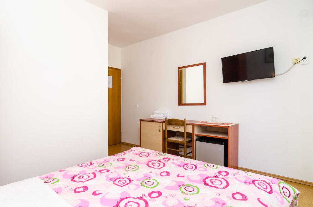 Cina Apartments