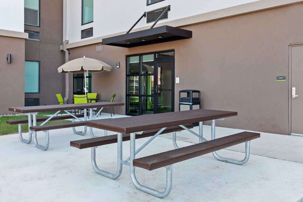 Fort Myers Vacations - Extended Stay America Premier Suites Port Charlotte I75 - Property Image 5