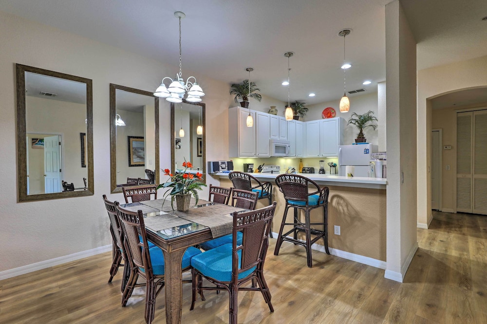 Vibrant Condo w/ Pool Access: 11 Mi to Disney