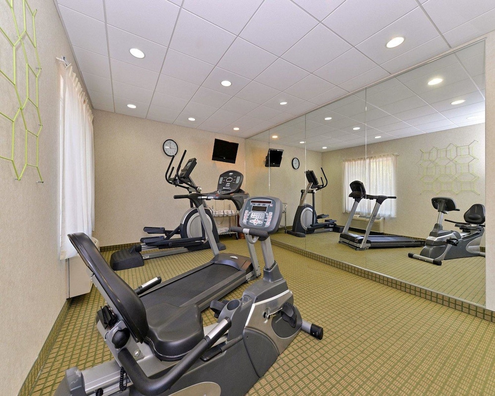 Quality Suites - Property Image 5