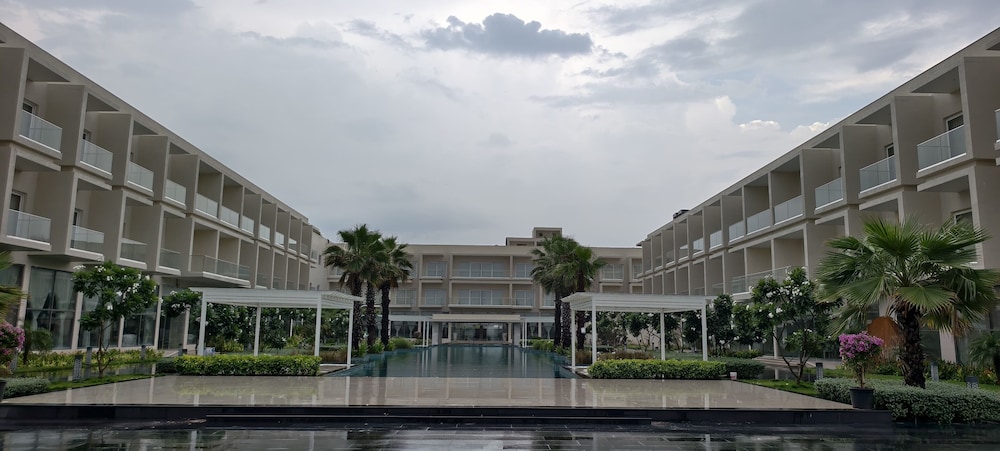 Golden Sands - By The Bay Resorts