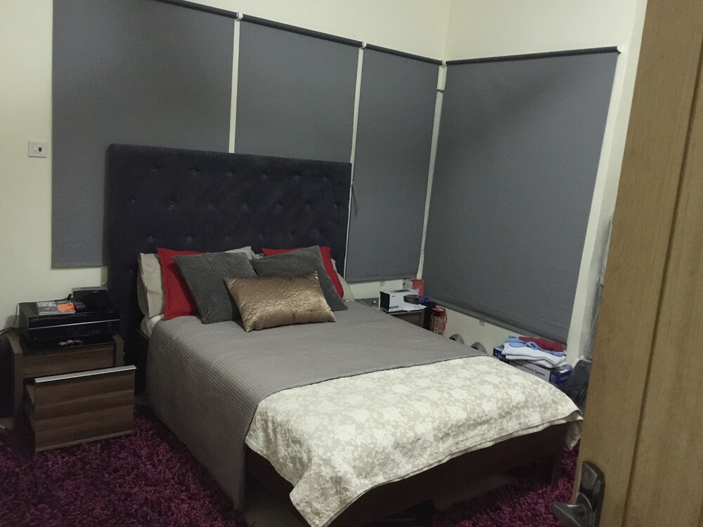 Cosy Rooms Away in a Stunning House view 2