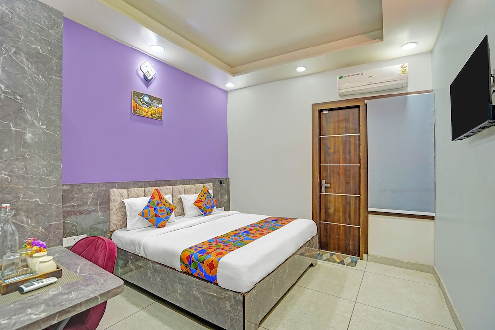 Fabhotel Moonlit