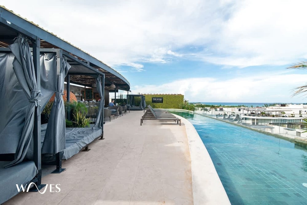 Luminous 1 Br Steps Away From the Beach