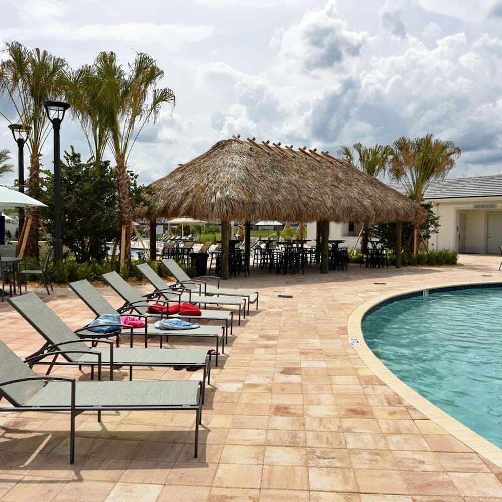 4721 Unit 105 Stunning Apartment 2BD