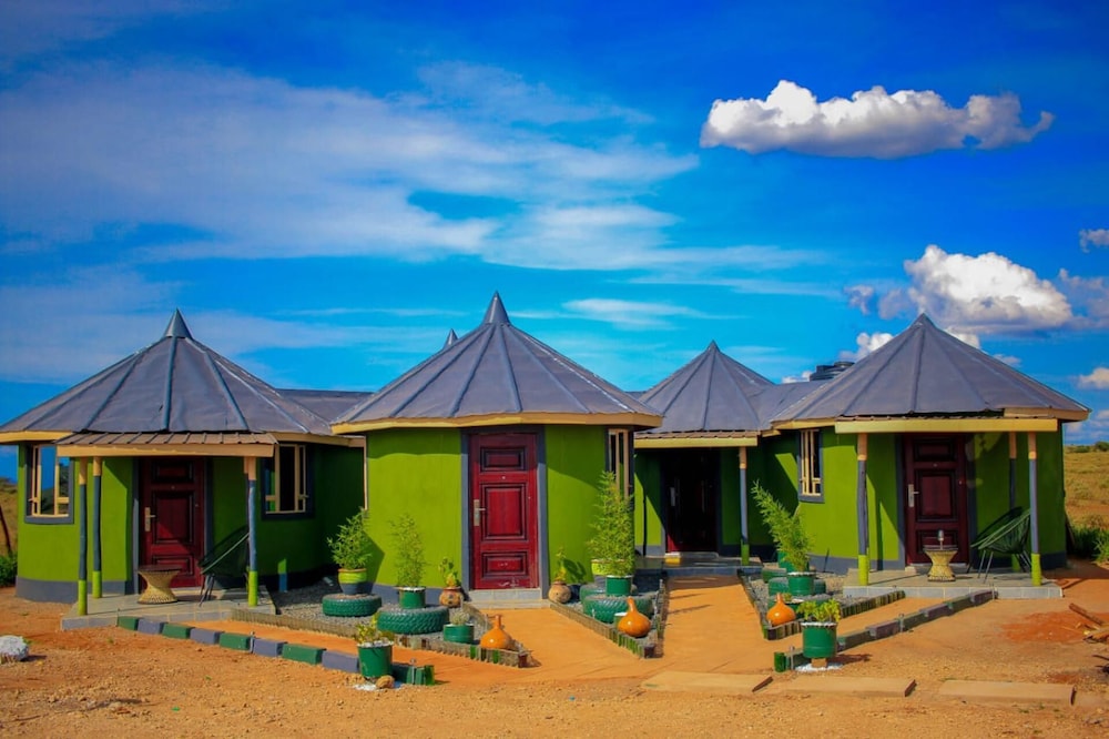 Amanya Hut Sleeps 6 With Mountain Views