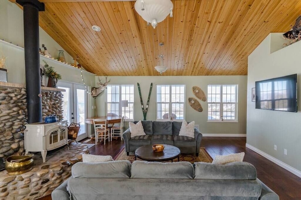 Lone Eagle Haven 3 Bedroom Home