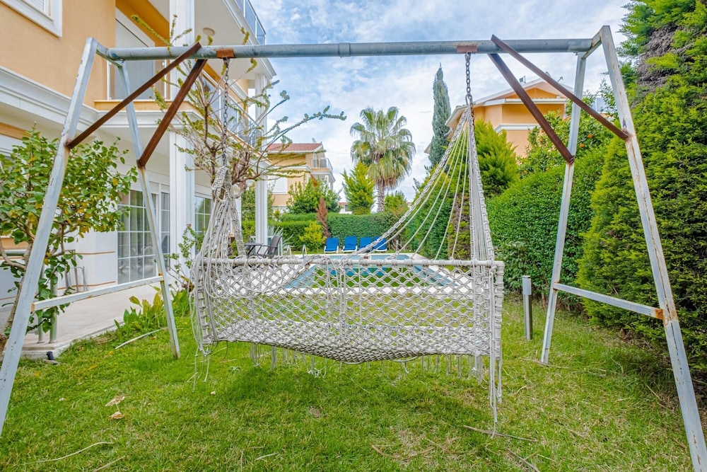 Luxury Private Villa With Pool and Garden in Serik view 4