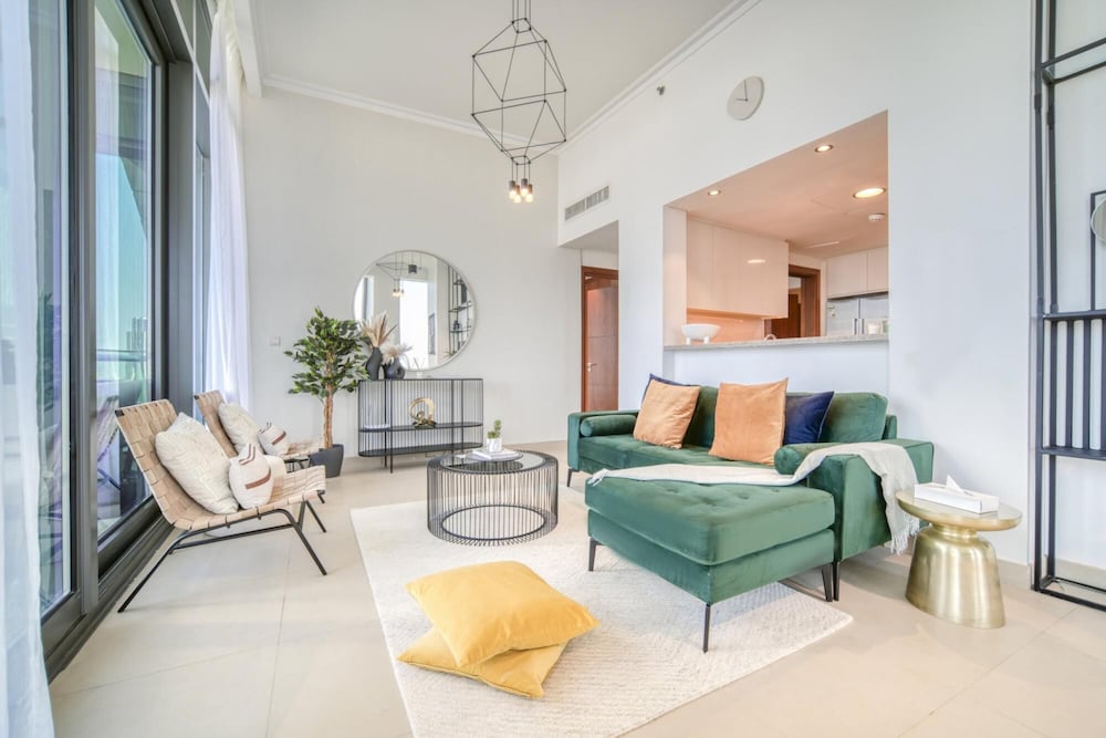 Contemporary Apt With Burj Khalifa View