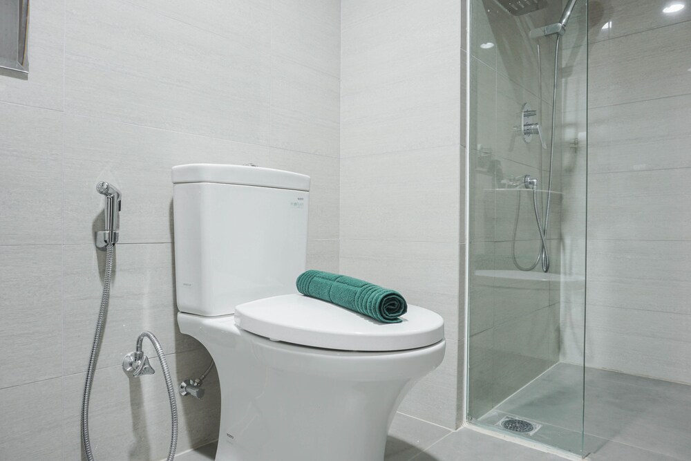 Luxury Design 2Br At Ciputra International Apartment view 3