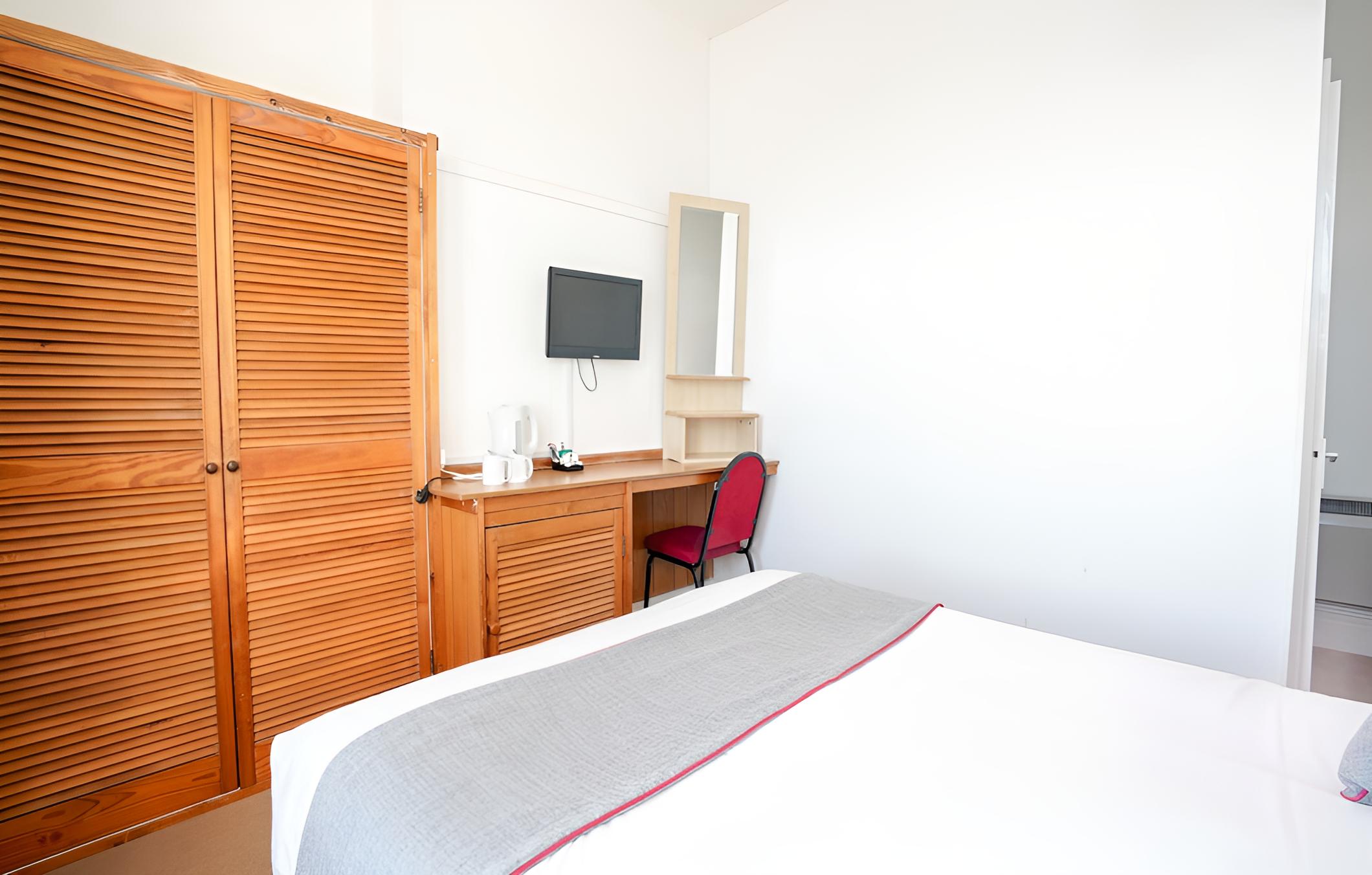 OYO Shanklin Beach Hotel