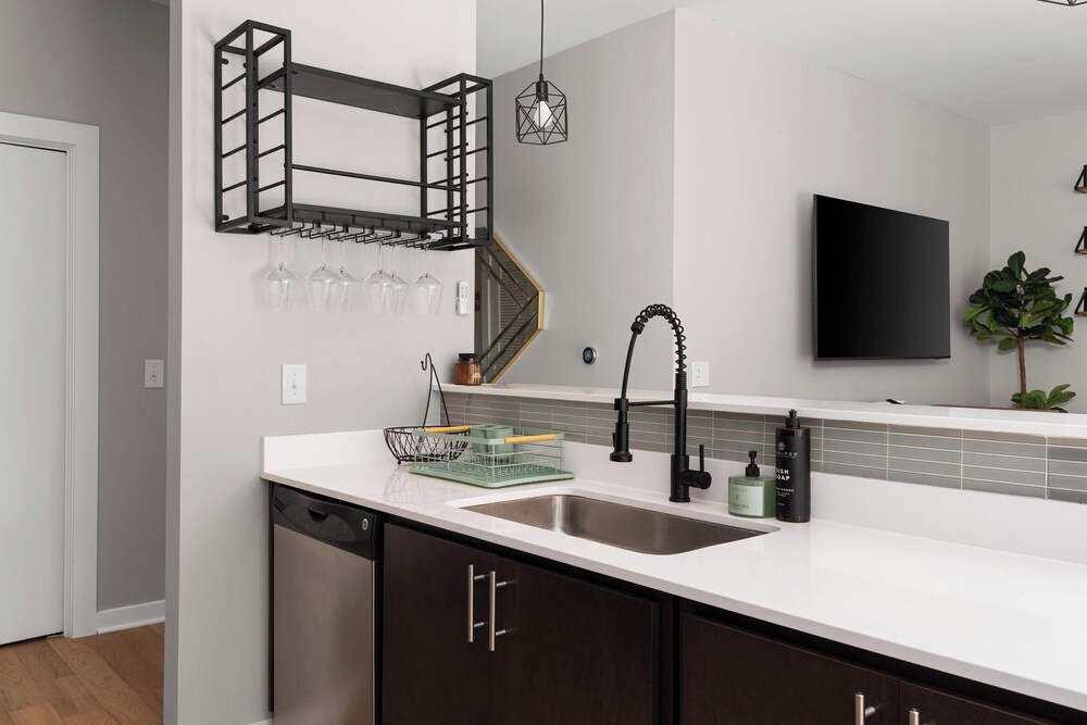 Rare 2BR in Prime Location