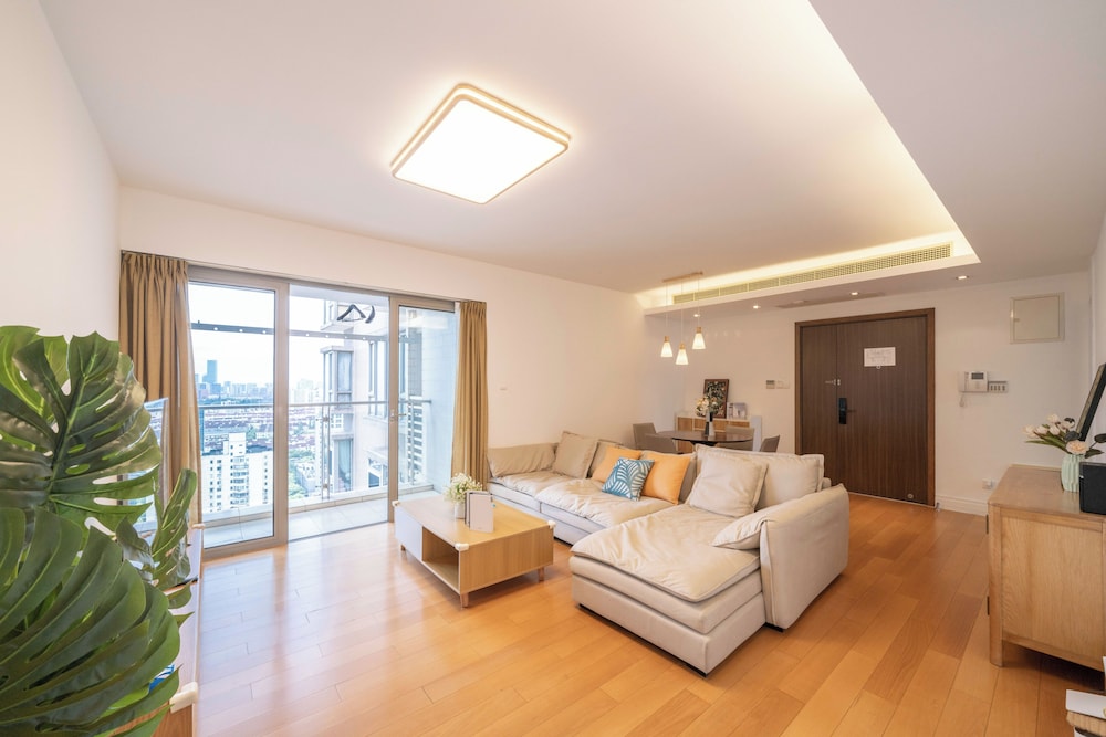 Tyms Elegant 3BR 2BA Apt Near Malls