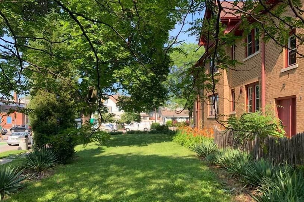 Milwaukee Vacations - Chic Milwaukee Apartment in Hip Neighborhood! - Property Image 7
