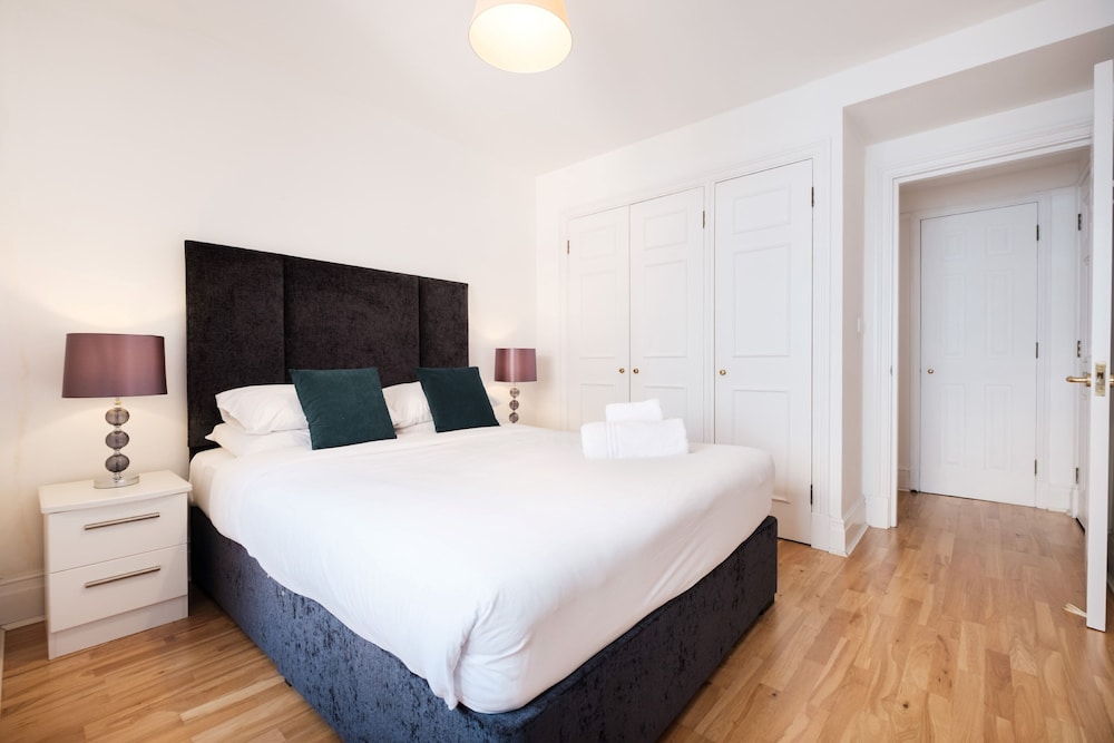 Holborn Penthouse Apartment with Terrace