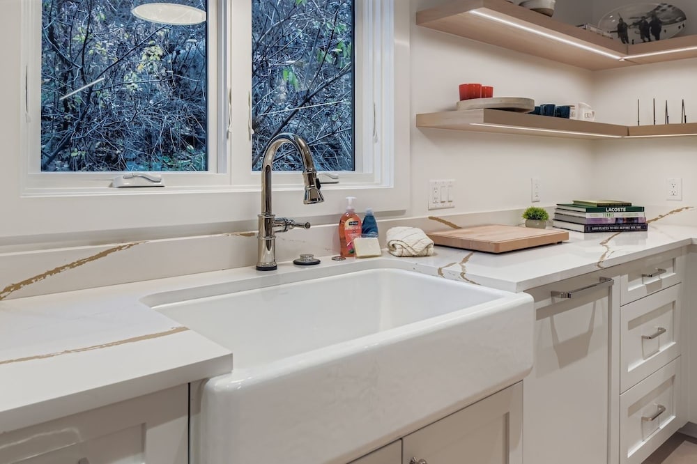 Old Town Luxe Retreat-walk To Main. Hottub-casita 173 4 Bedroom Home