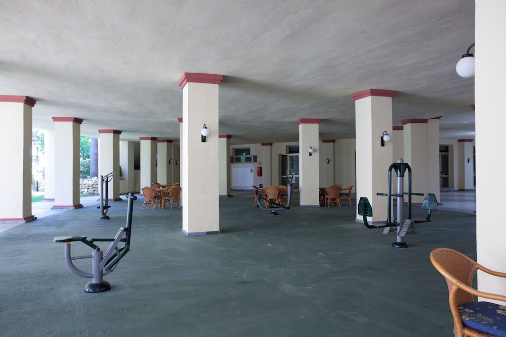 Studio in Marbella With Beachfront Pool