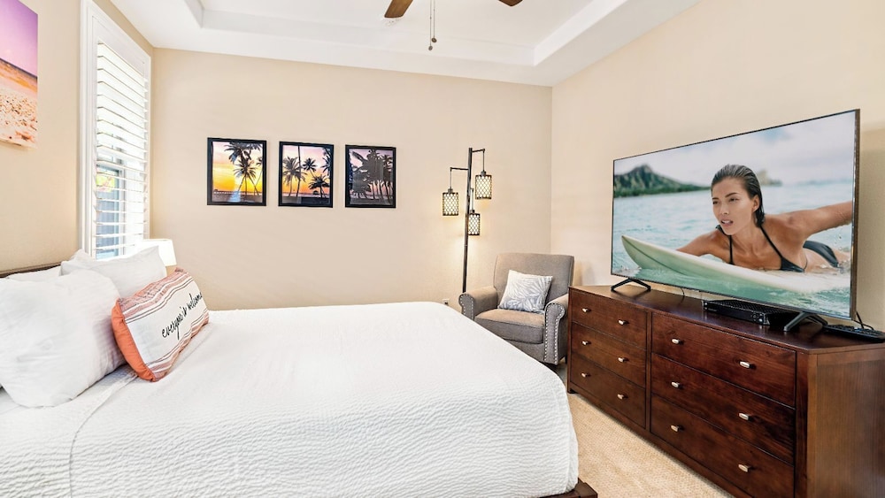 Private Yard and Outdoor Area - AC & Shared Pool - Golf Views - Vrkcv