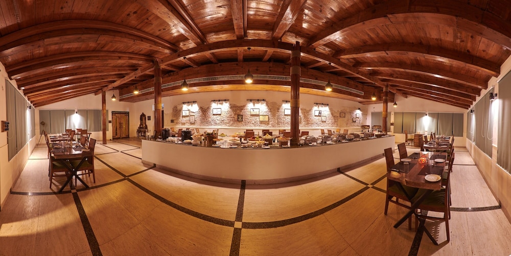 Aacorn Hideaway Resort & Spa