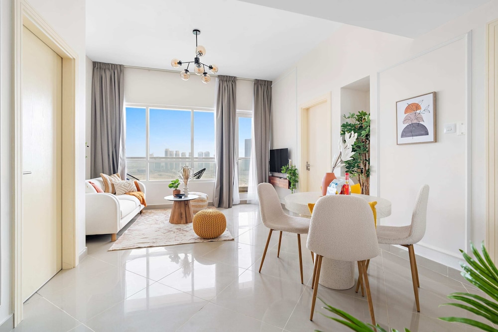 Silkhaus Modern Pad With Pool Gym Near Reem Park