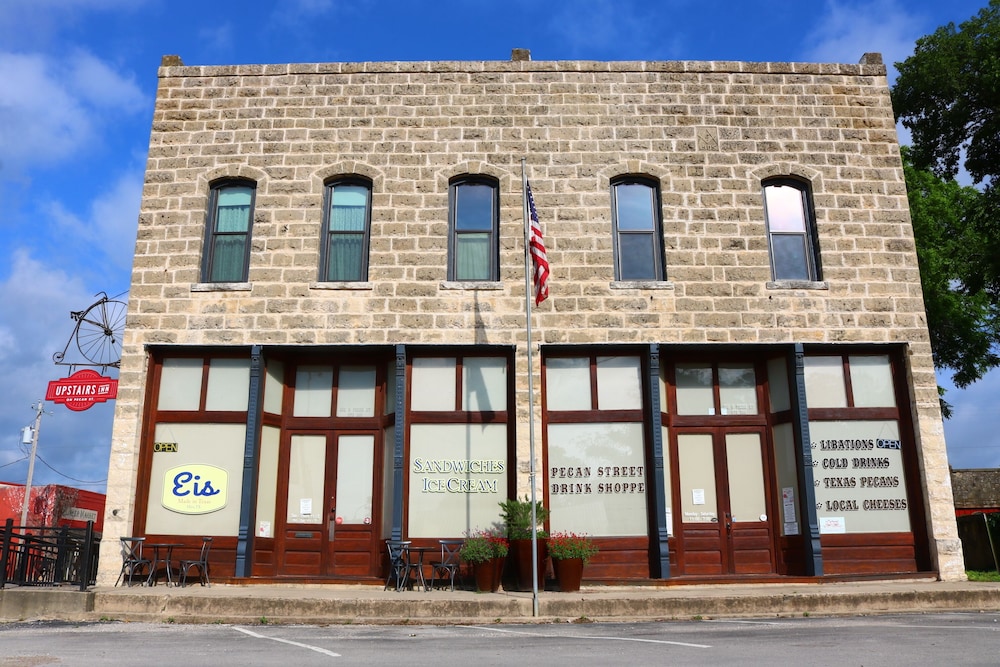 Hico's Upstairs Inn