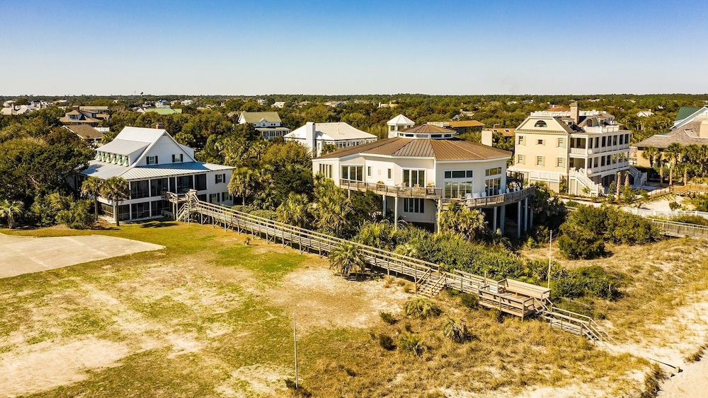 Spectacular Oceanfront Living With An Inviting Kitchen Perfect For Entertaining Kitchens Beach House 9 Bedroom Home by Peace Vacations view 2