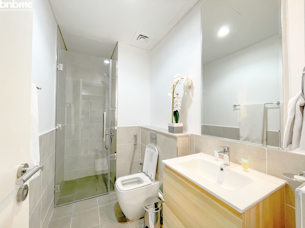 1B-Golf Vita-1805 by bnbme homes