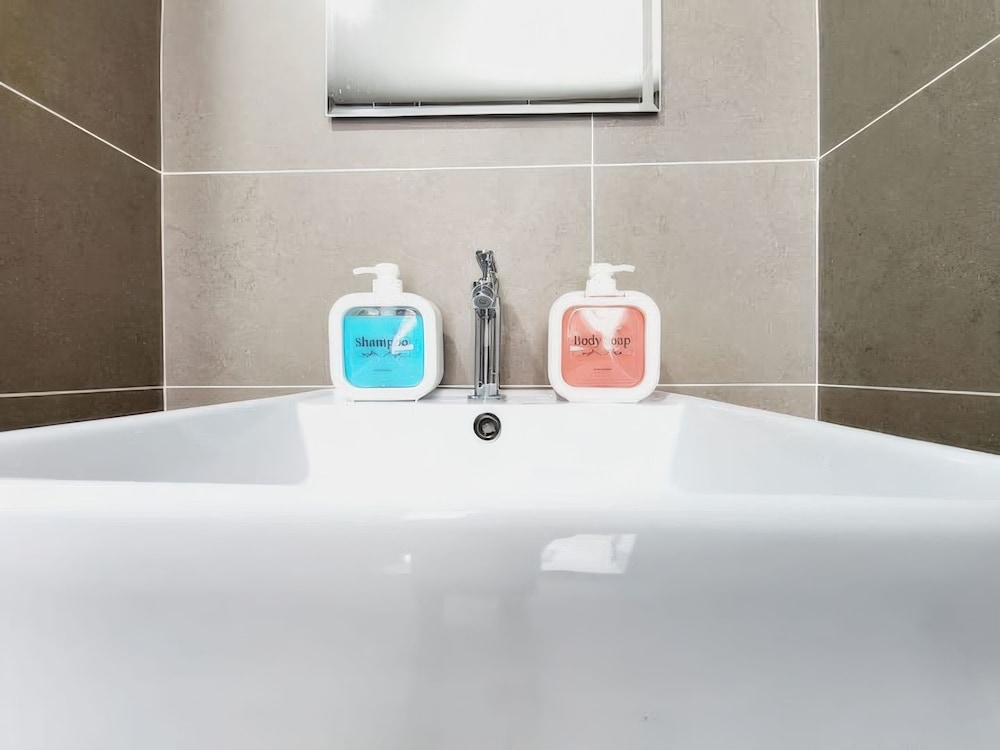 Luxstay Atria Sofo Suites Apartments