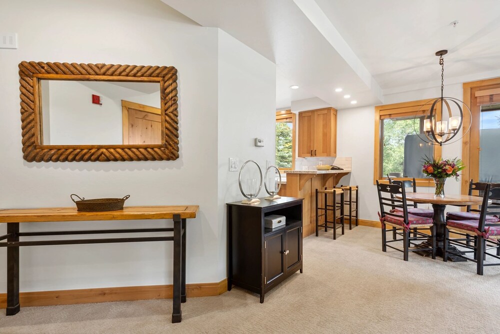 Trail's End Lodge at Deer Valley Resort - One Bedroom Residence with Spa #205 1 Condo