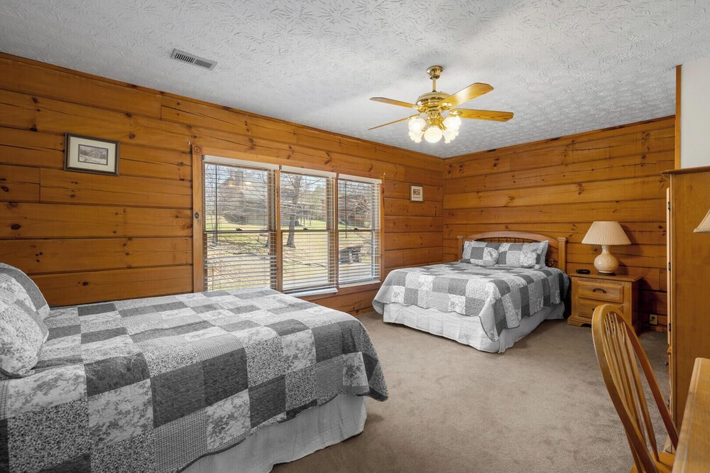 Country Pines Lodge