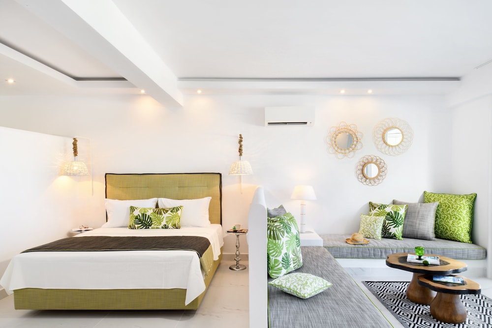 Villa D'Oro - Luxury Villas & Suites