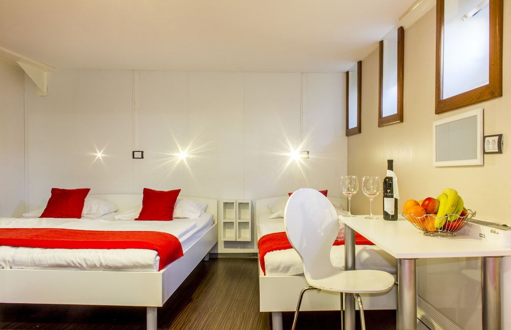 Botel Marina - Hostel