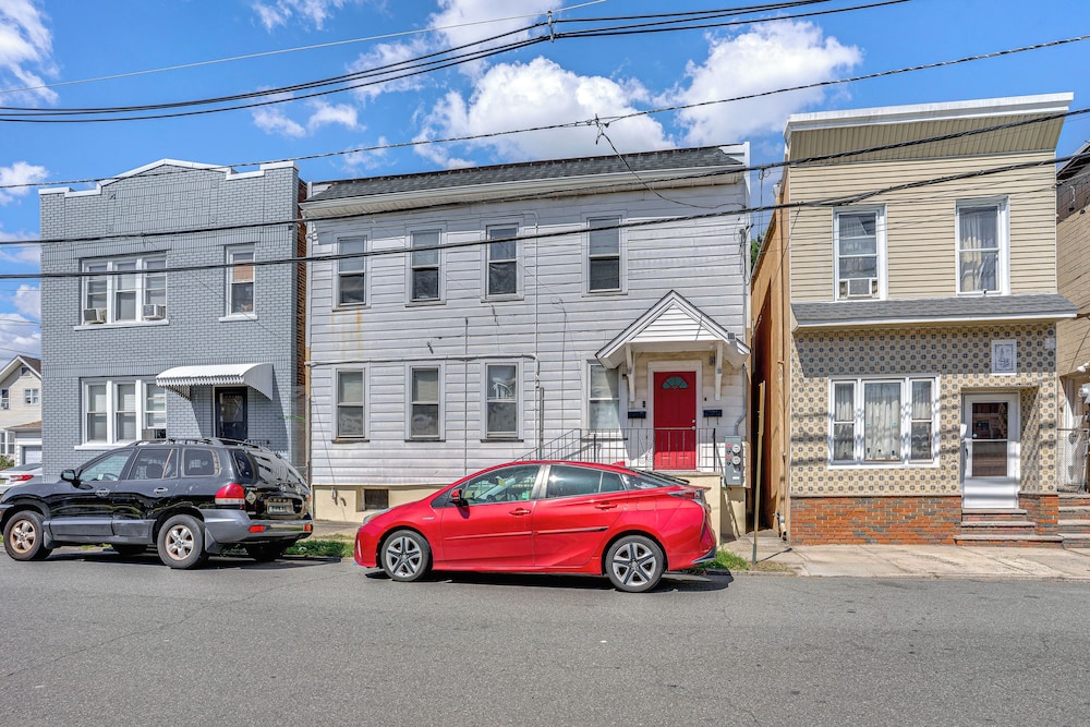 Walkable Location: Pet-friendly Apartment in Lodi!