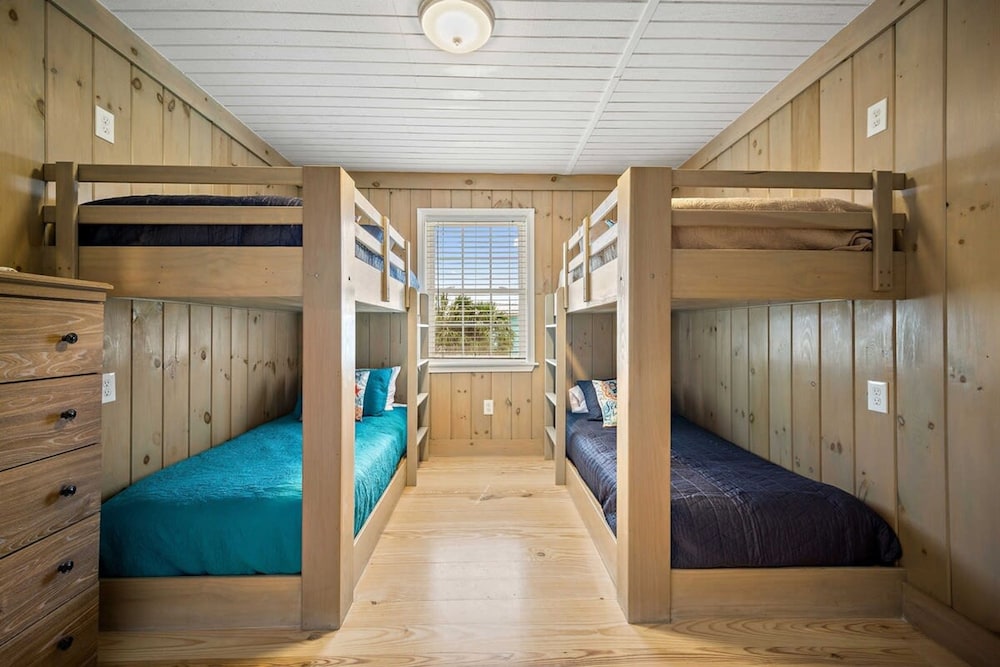 Don t Worry Beach Happy 6 BR 4 BA Sleeps 20