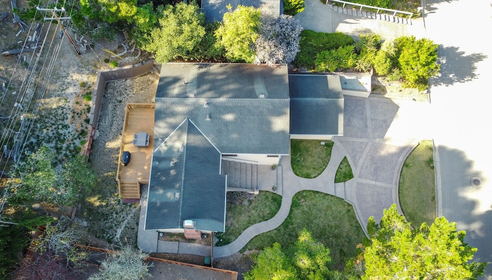 Coastal Serene Retreat In The Heart Of Monterey! 3 Bedroom Home by RedAwning view 5