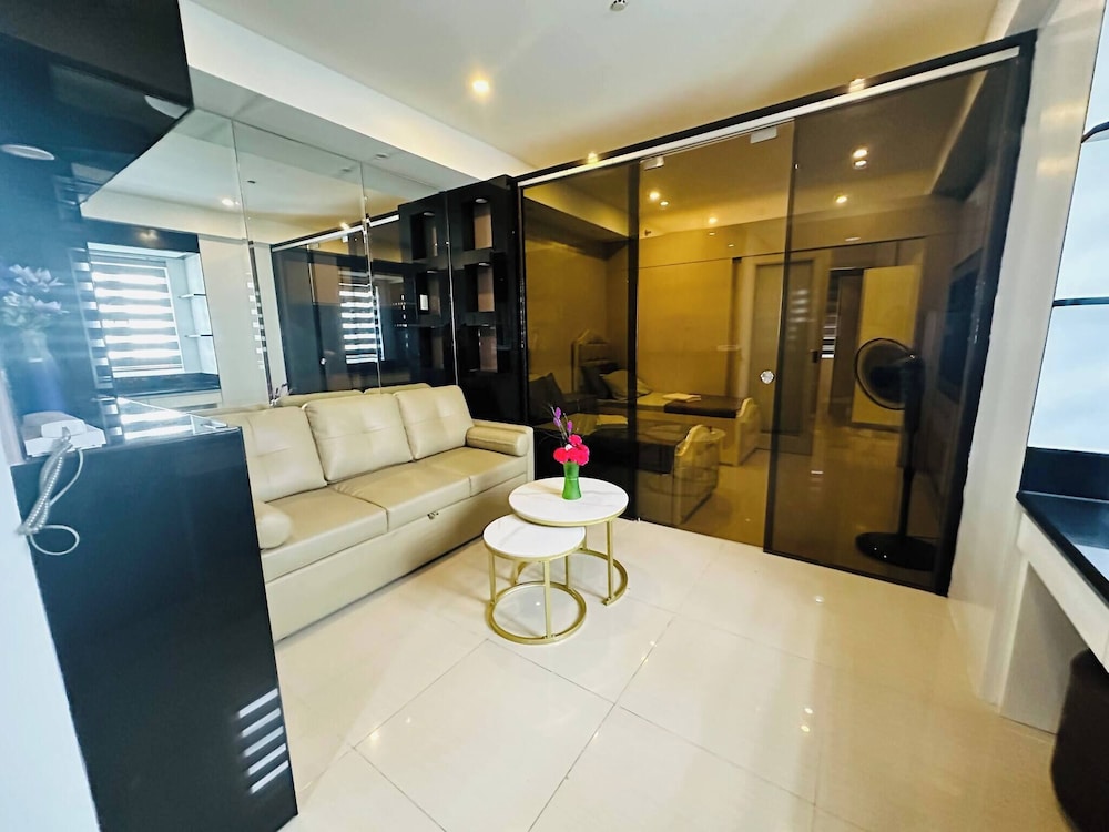 Quaint 2BR Connected Apartment in Pasay City - Perfect for Families Front of MOA