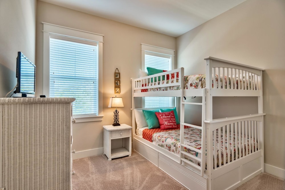 JACK's Place 3 Bedroom Condo By Coastal Dreamin