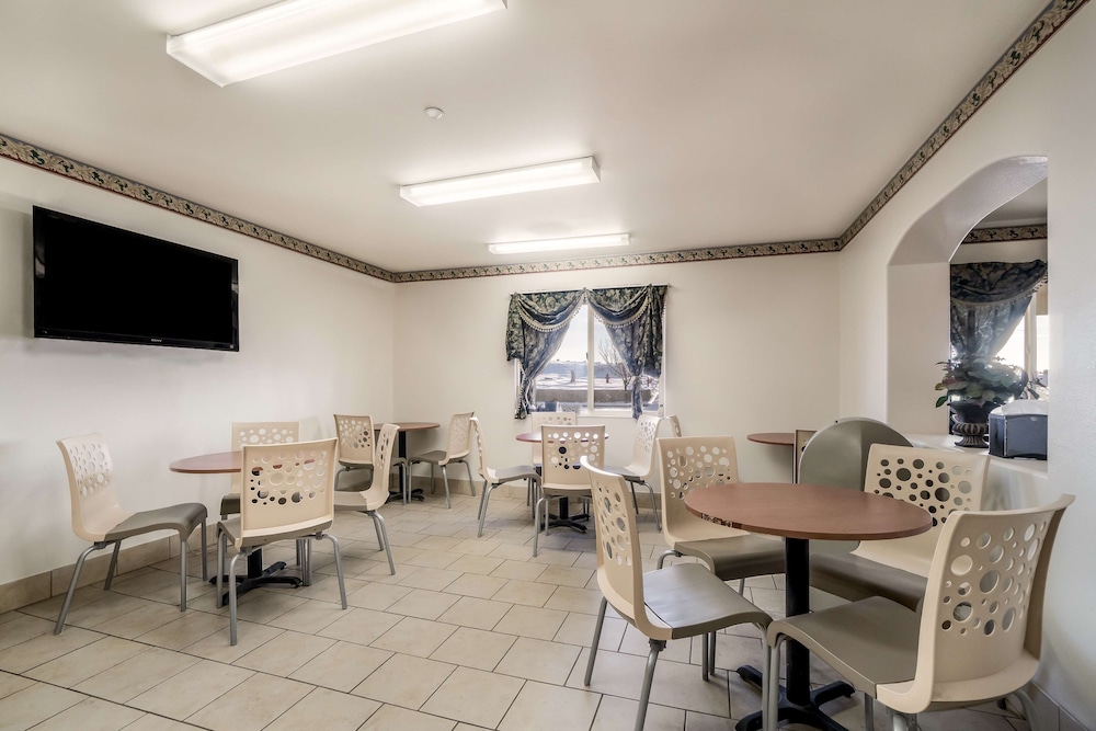 Green River Vacations - Americas Best Value Inn Green River - Property Image 7