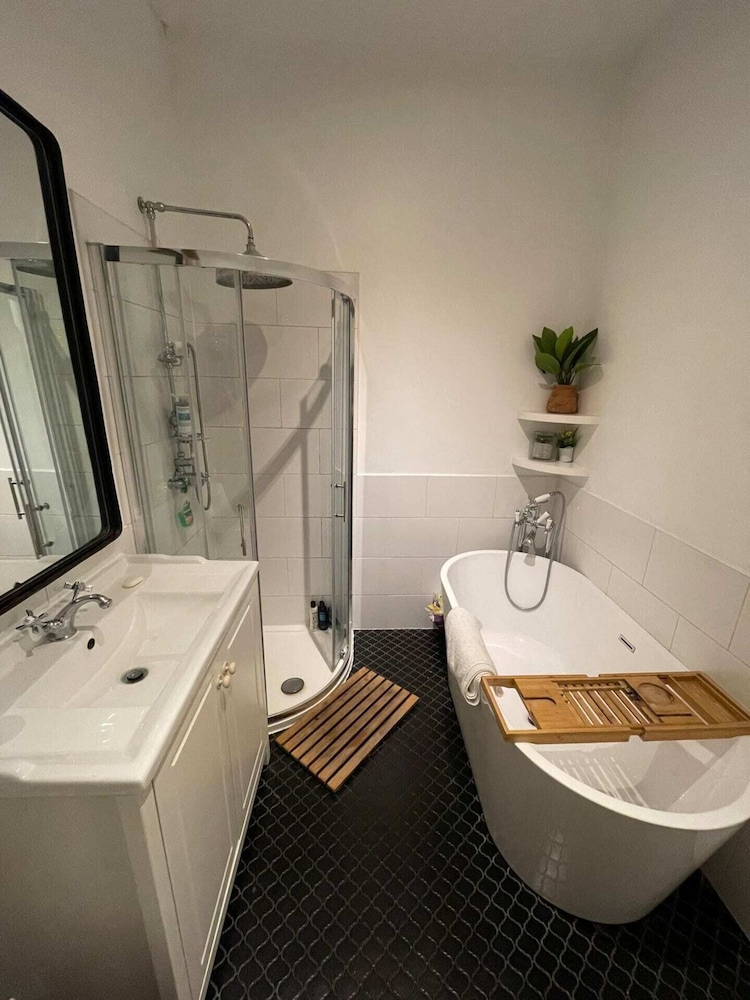 Chic Farmhouse-style Flat - Walthamstow Village!