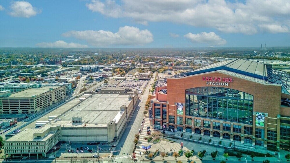 Indy Stadium Villas 710